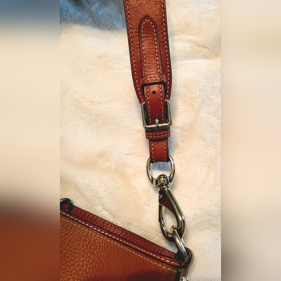 EUC ☆ D&B XL Courtney Shoulder Sac - Picture 5 of 16